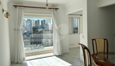Apartamento à venda com 2 quartos, sendo 1 suíte,  em Vila Andrade, São Paulo, SP