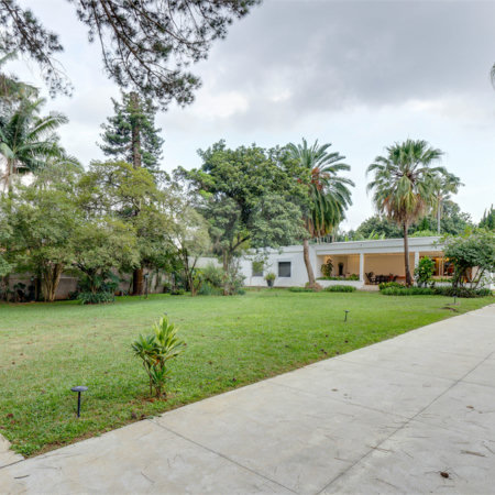 Casa Térrea à venda ou para alugar com 4 suítes em Alto da Boa Vista, São Paulo, SP