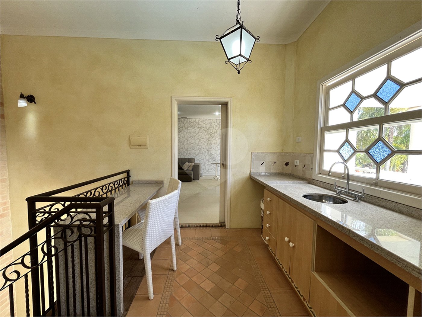 Casa à venda com 5 quartos, sendo 3 suítes,  no condomínio Village Saint Charbel, Araçoiaba da Serra - SP