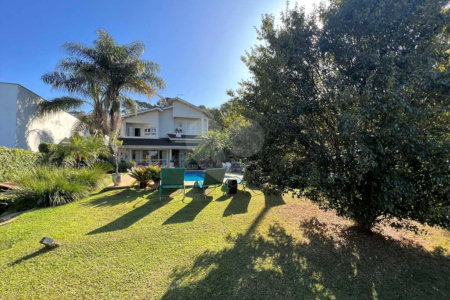 Casa à venda com 4 suítes em Vila Santo Antônio, Cotia, SP