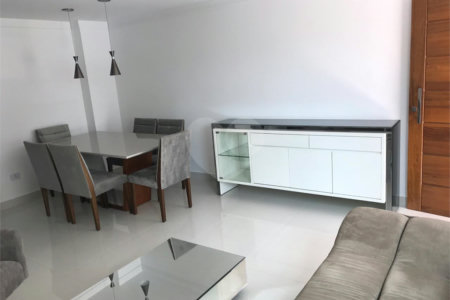 Casa à venda com 3 quartos, sendo 1 suíte, no condomínio Parque Vitória, São Paulo - SP