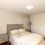 Apartamento à venda com 3 quartos, sendo 1 suíte,  em Moema, São Paulo, SP