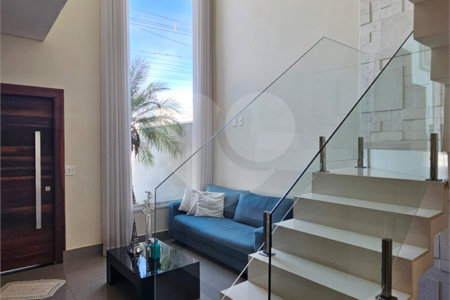 Casa à venda com 3 quartos, sendo 1 suíte, no condomínio Parque Real, Indaiatuba - SP