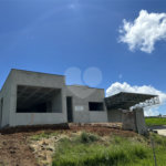 Casa à venda com 3 suítes no condomínio Residencial Jequitiba, Jacareí - SP