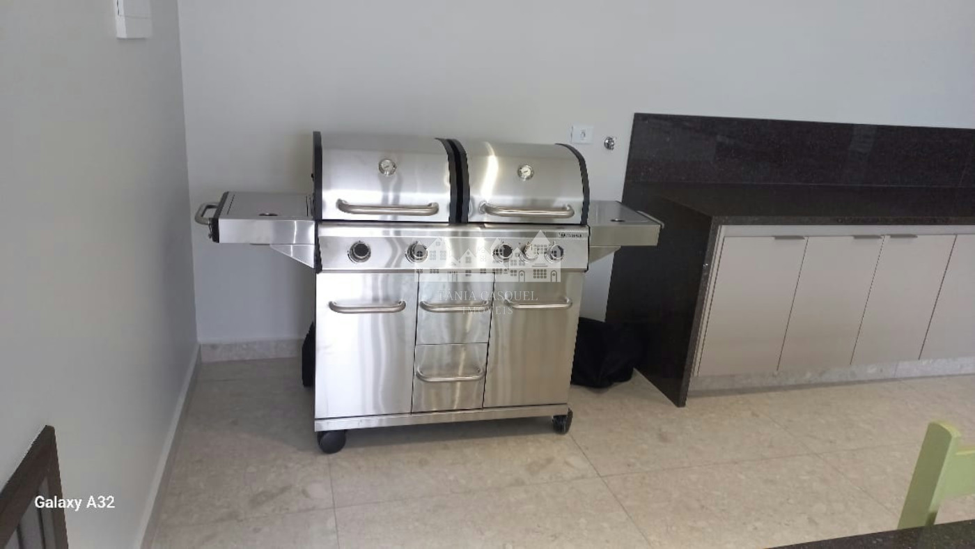 Apartamento à venda ou para alugar com 4 quartos, sendo 3 suítes, no Centro, Atibaia, SP