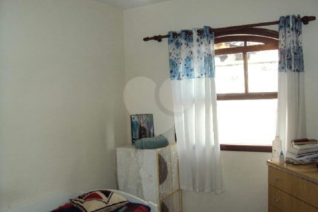 Sobrado à venda com 3 quartos, sendo 1 suíte,  em Jardim Pinheiros, São Paulo, SP