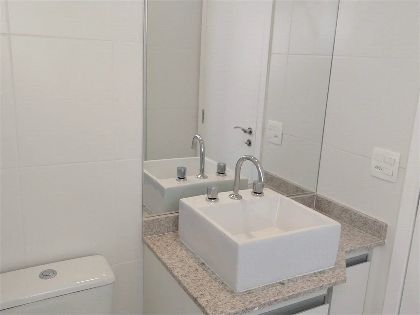 Apartamento à venda com 3 suítes em Vila Anastácio, São Paulo, SP