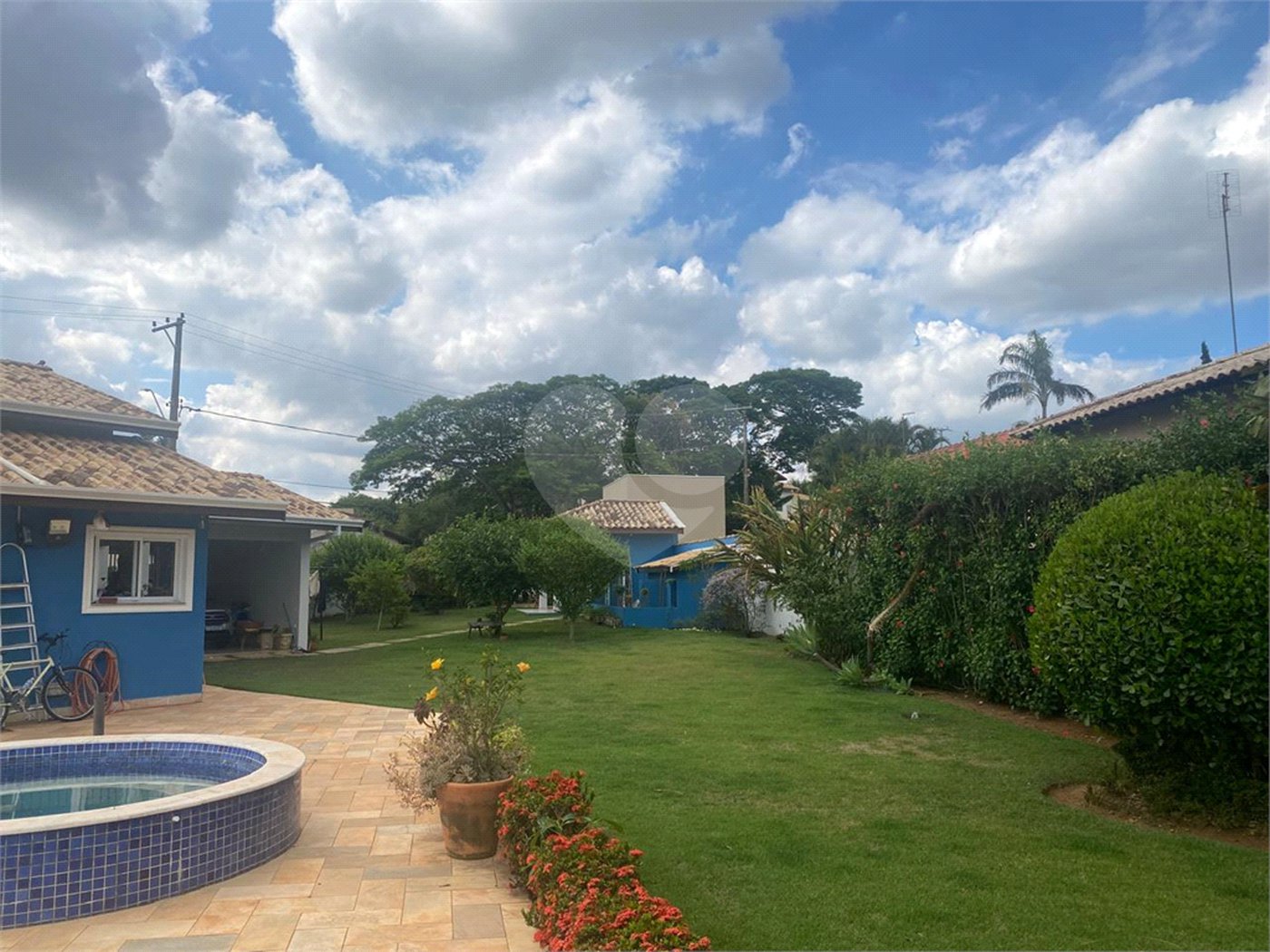 Casa à venda com 5 quartos, sendo 3 suítes, no condomínio Zuleika Jabour, Salto - SP