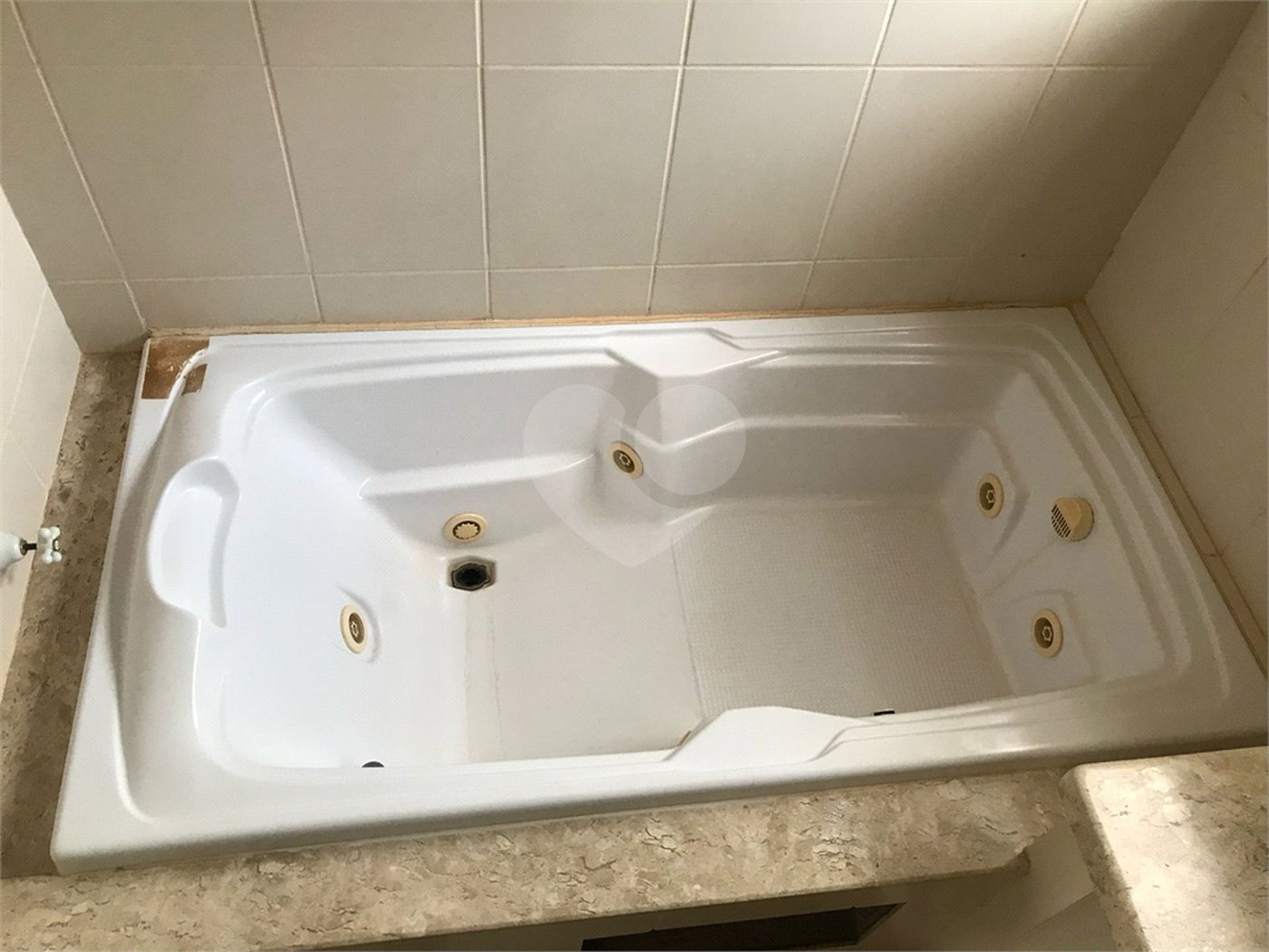 Casa à venda com 5 quartos, sendo 2 suítes,  em Jardim Maristela, Atibaia, SP