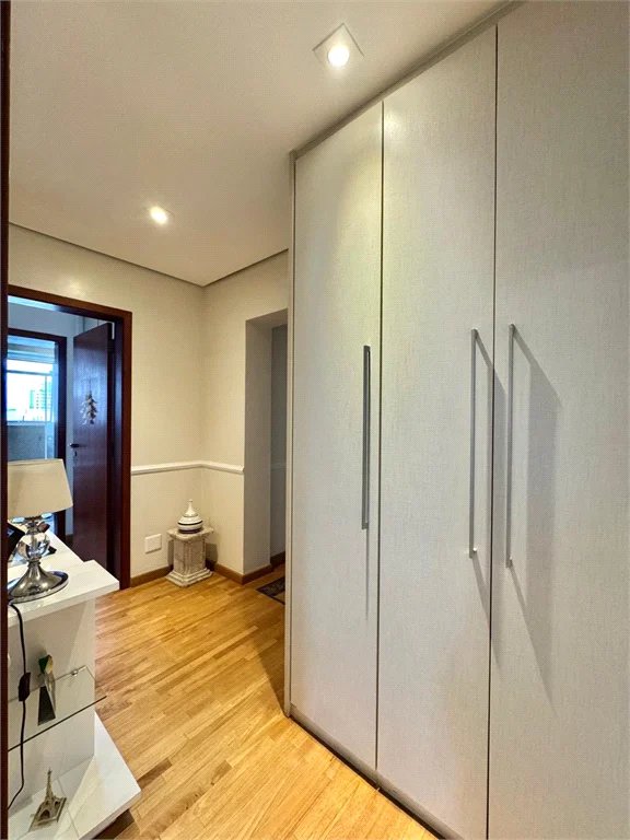 Apartamento à venda com 4 suítes em Vila Suzana, São Paulo, SP