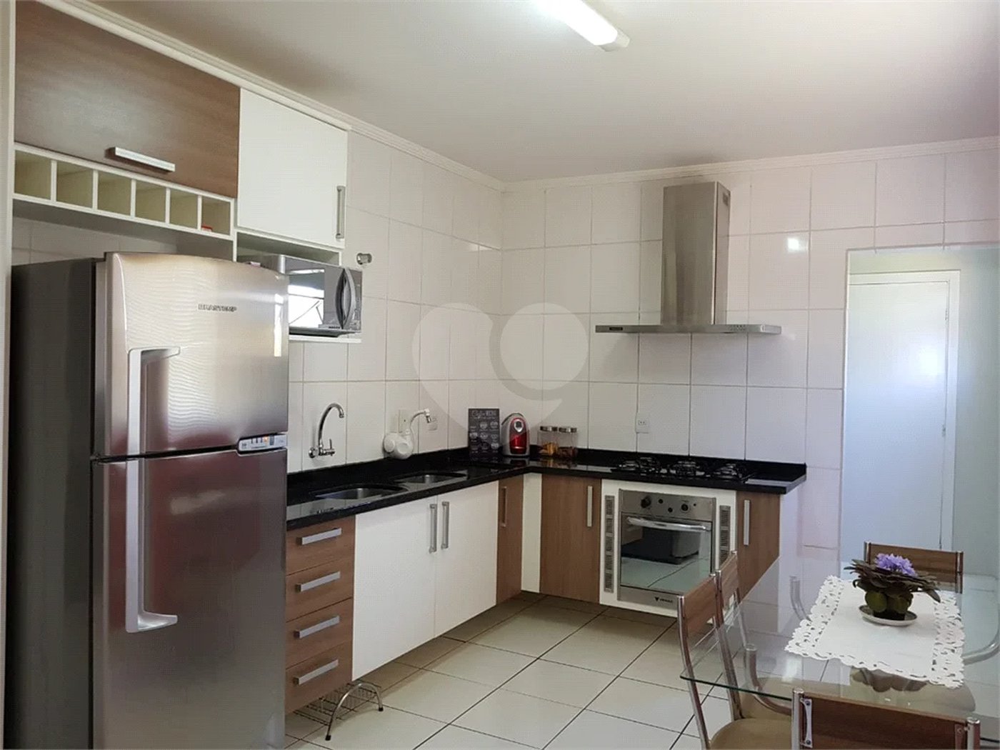 Chácara à venda com 4 quartos, sendo 3 suítes, em Monterrey, Louveira, SP