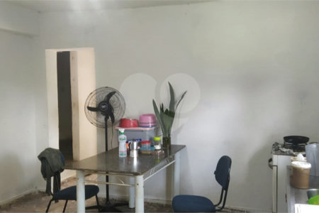 Chácara à venda com 5 quartos, sendo 1 suíte, em Estância São Luís, Suzano, SP