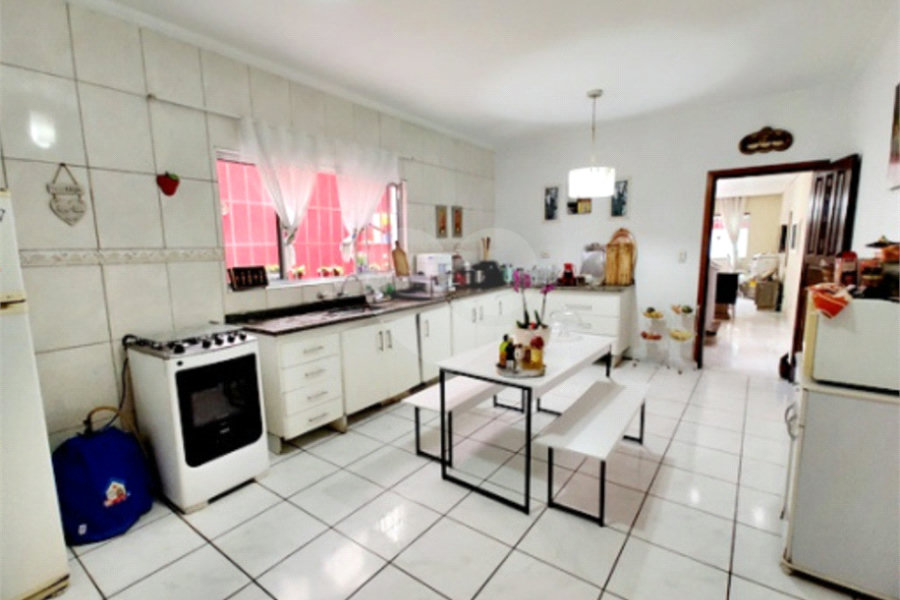 Sobrado à venda com 3 quartos, sendo 1 suíte, em Conjunto Residencial Vista Verde, São Paulo, SP