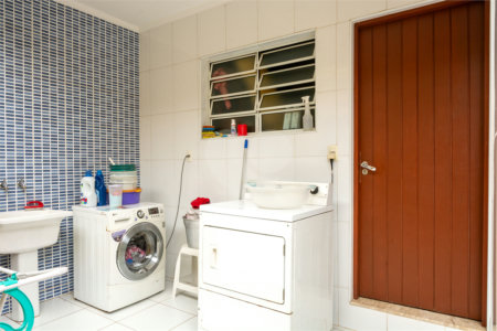 Casa à venda com 4 quartos, sendo 1 suíte, em Santo Amaro, São Paulo, SP