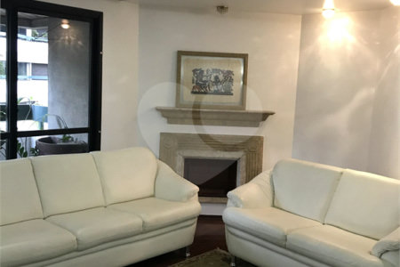 Apartamento à venda com 4 quartos, sendo 1 suíte, em Vila Uberabinha, São Paulo, SP