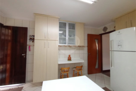 Sobrado à venda com 4 quartos, sendo 1 suíte,  em Jardim Prudência, São Paulo, SP
