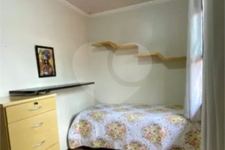 Sobrado à venda com 3 quartos, sendo 1 suíte, em Jardim Ester, São Paulo, SP