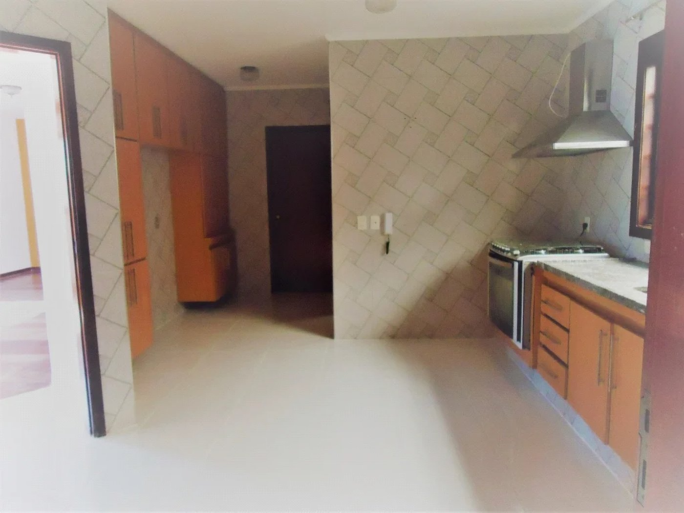 Sobrado à venda com 4 quartos, sendo 2 suítes,  em Parque dos Príncipes, São Paulo, SP