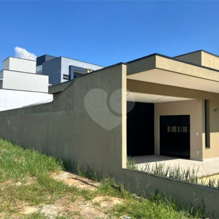 Casa à venda com 3 quartos, sendo 1 suíte, no condomínio Lagos D Icaraí, Salto - SP