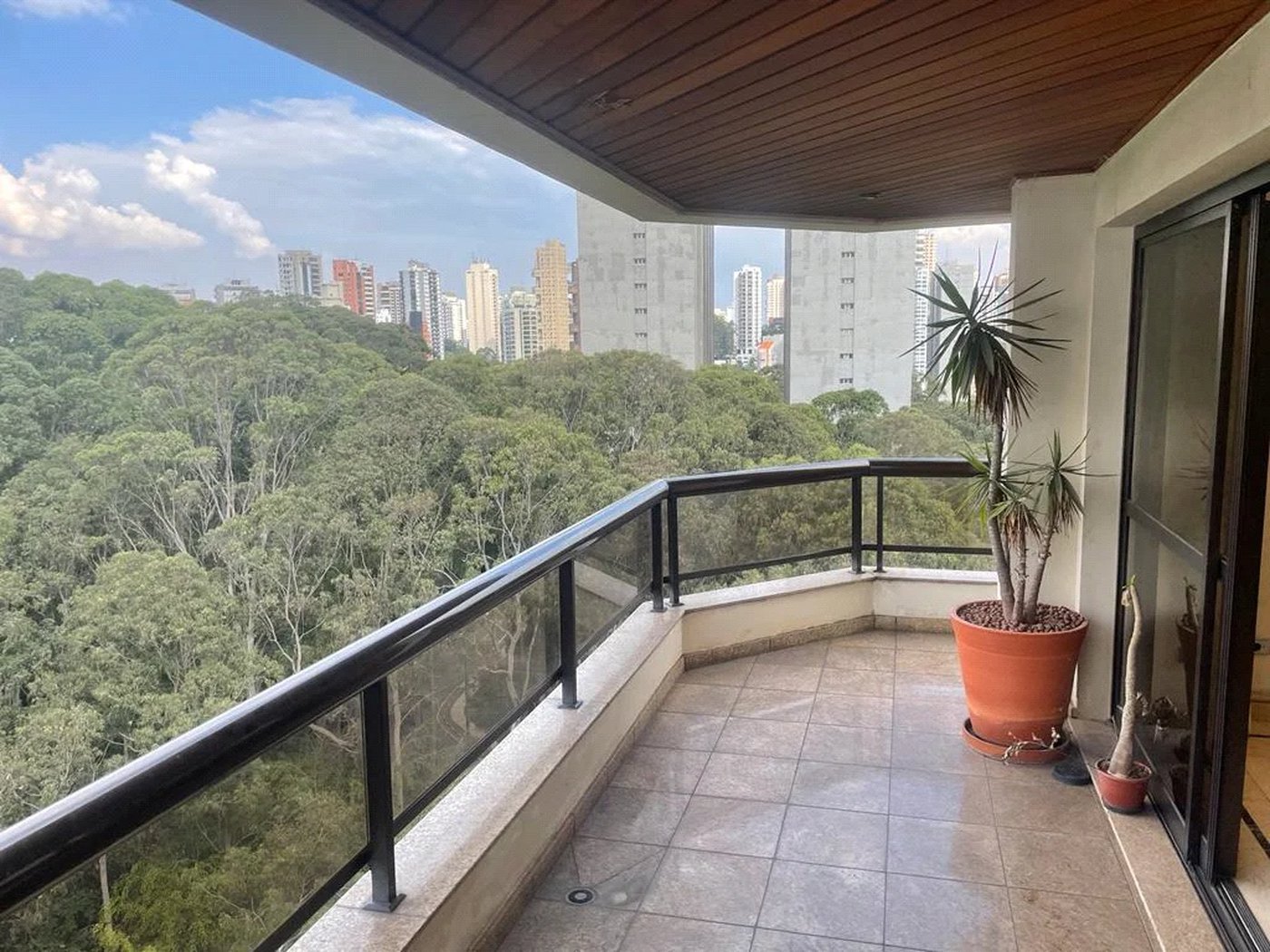 Apartamento à venda com 4 suítes em Vila Suzana, São Paulo, SP