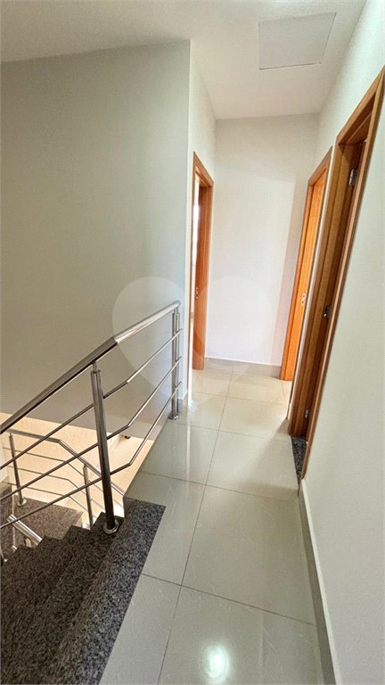 Casa à venda com 3 quartos, sendo 1 suíte, no condomínio Solar das Torres, Cuiabá - MT