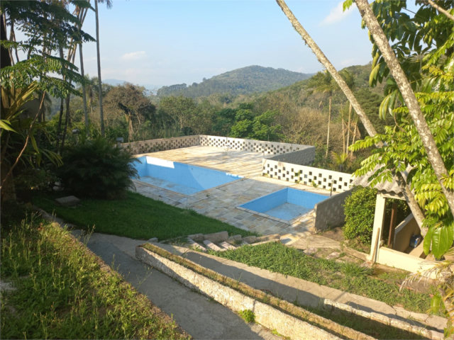 Casa à venda com 7 suítes em Palmeiras, Mairiporã, SP