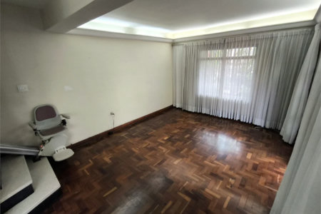 Sobrado à venda com 5 quartos, sendo 1 suíte, em Jardim Trussardi, São Paulo, SP