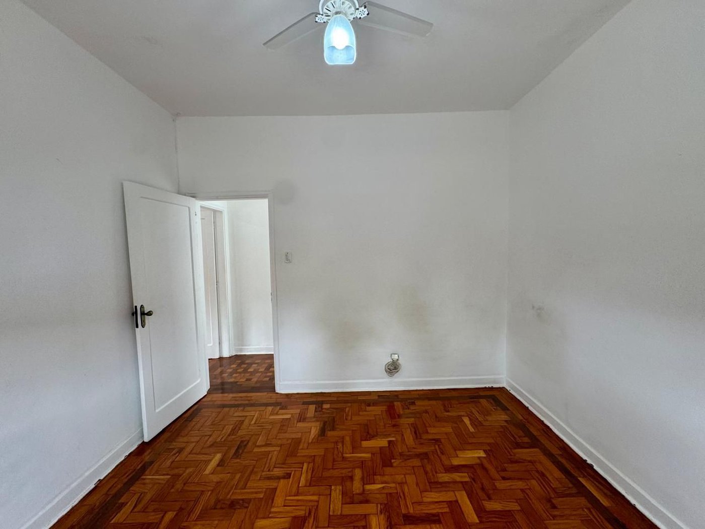 CASA AMPLA COM QUINTAL  150m² - 1.799.000,00 - Aparecida - Santos/SP