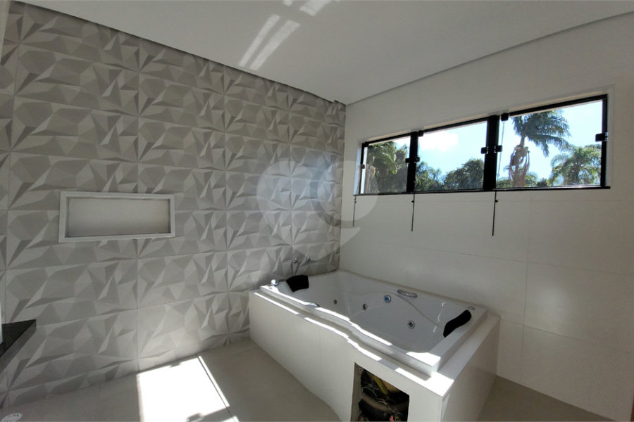 Casa à venda com 4 suítes no condomínio Sausalito, Mairiporã - SP