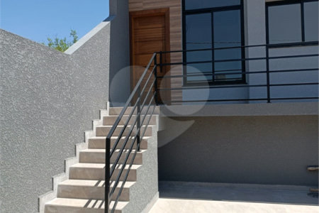 Casa à venda com 3 quartos, sendo 1 suíte, no condomínio Residencial Jardins da Catalunha, Atibaia - SP