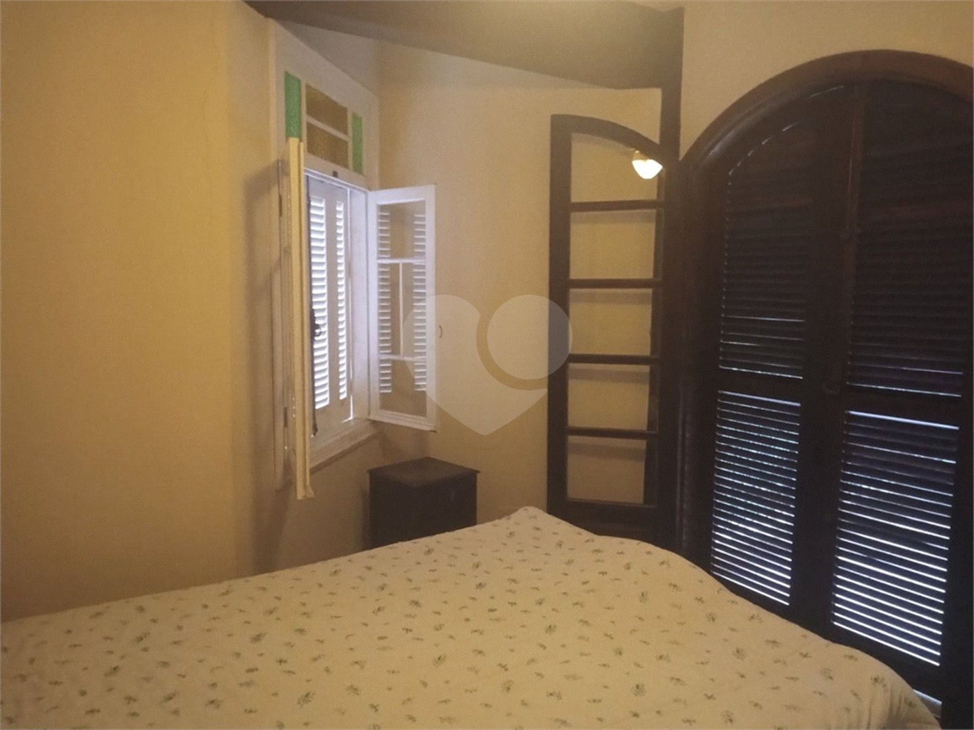 Chácara à venda com 7 quartos, sendo 3 suítes, em Saboó, São Roque, SP