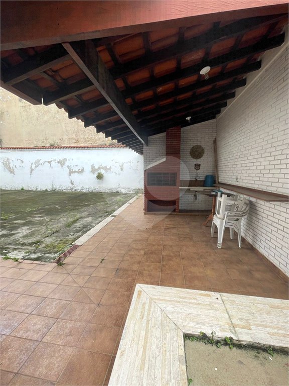 Sobrado à venda com 5 quartos, sendo 2 suítes,  em Vila Oliveira, Mogi das Cruzes, SP