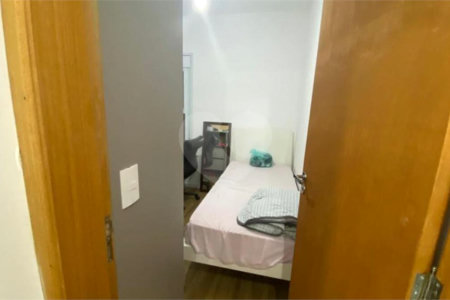 Casa à venda com 3 quartos, sendo 1 suíte, no condomínio Garden Village, São Paulo - SP