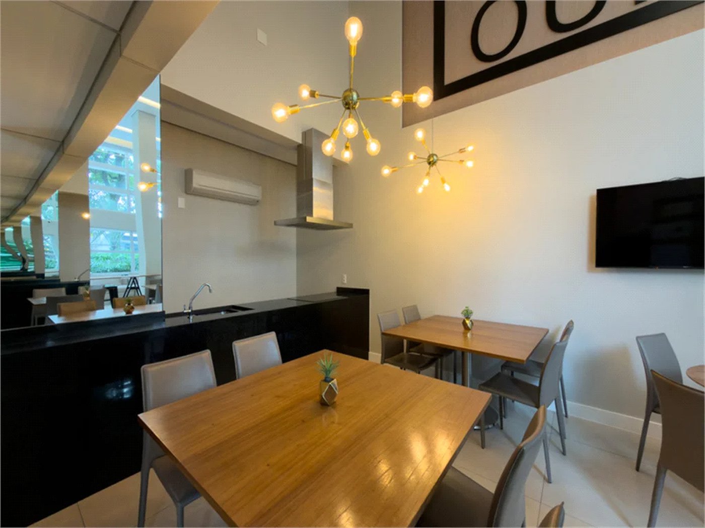 Apartamento à venda com 4 quartos, sendo 2 suítes, em Pinheiros, São Paulo, SP