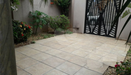 Casa à venda com 4 quartos, sendo 2 suítes,  no condomínio Jornalista Américo Ariza, São Paulo - SP