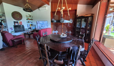 Casa Térrea à venda com 4 quartos, sendo 2 suítes,  em Roseira, Mairiporã, SP