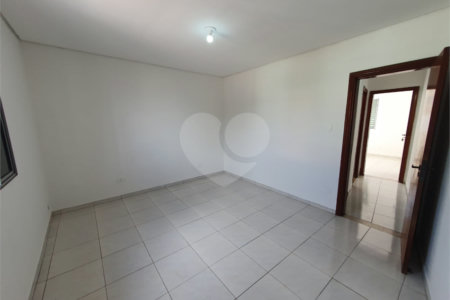 Sobrado à venda ou para alugar com 2 quartos em Vila Marieta, São Paulo, SP