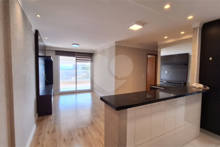 Apartamento à venda com 2 quartos, sendo 1 suíte,  em Vila Leonor, São Paulo, SP