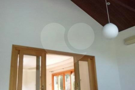 Casa à venda com 4 suítes no condomínio Jardim das Azaléias, São Paulo - SP