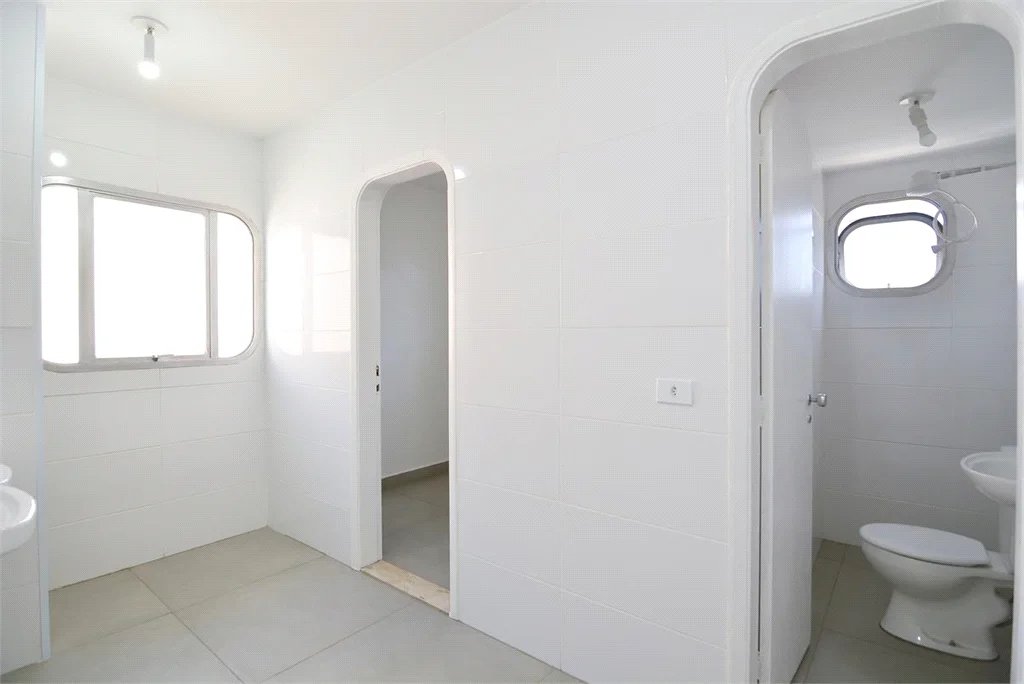 Apartamento à venda com 4 quartos, sendo 2 suítes, em Brooklin Paulista, São Paulo, SP