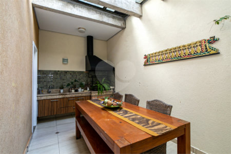 Casa à venda com 5 quartos, sendo 4 suítes, no condomínio Villa de Monterey, São Paulo - SP
