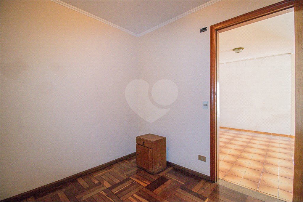 Casa à venda com 5 quartos, sendo 4 suítes, em Jardim Prudência, São Paulo, SP