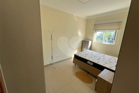 Apartamento mobiliado com 2 dormitórios sendo 1 suíte