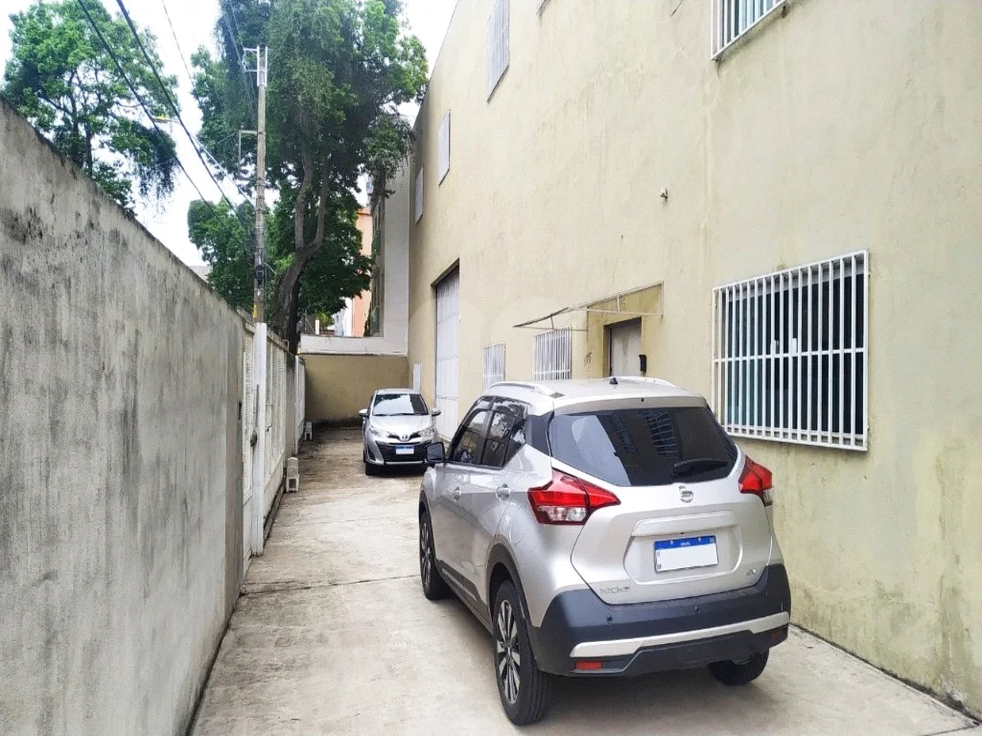 Galpão com 1155m² , 6 banheiros , sendo 2 vestiários , atualmente com 13 vagas , podendo chegar a 17 , à venda na Vila Principe de Gales em Santo André.