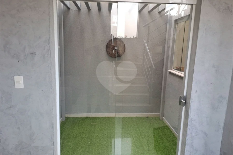 Linda Casa 3 dormitórios com piscina - R$ 950.000,00
