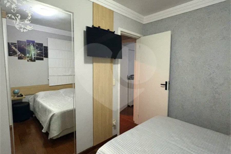 Apartamento reformado e mobiliado no Residência América - Venda - Parque Maria Domitila