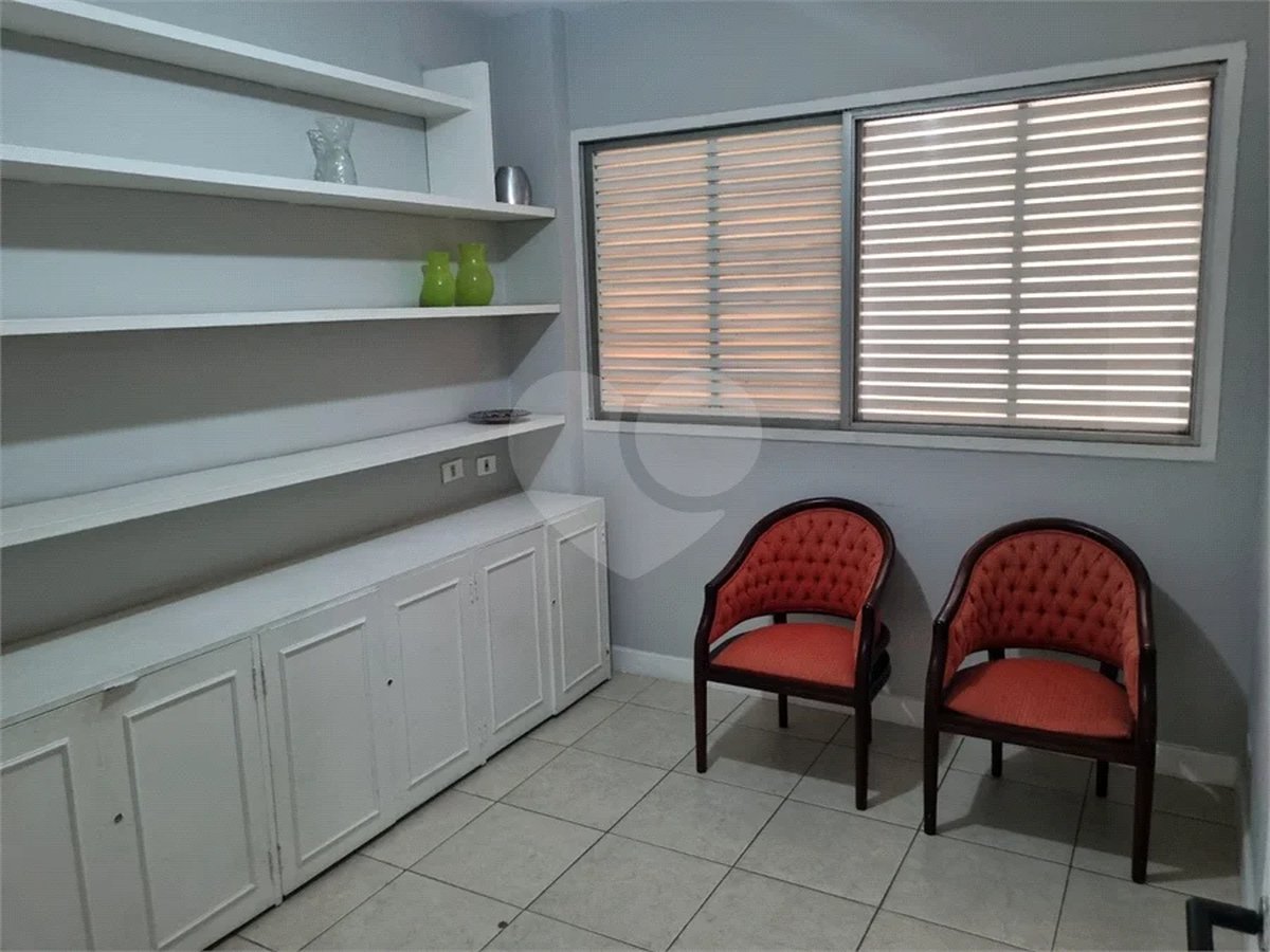 Apartamento 100M2 com 3 dormitórios sendo 1 suíte no melhor do Jardins