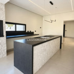 Casa à venda ou para alugar com 4 quartos, sendo 2 suítes, no Centro, Três Lagoas - MS