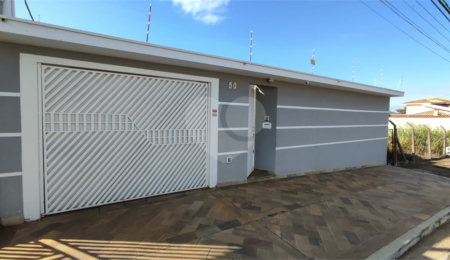 Casa à venda com 3 quartos, sendo 1 suíte,  em Jardim Cardinalli, São Carlos, SP
