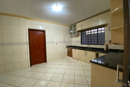 Casa no Jardim Hikare